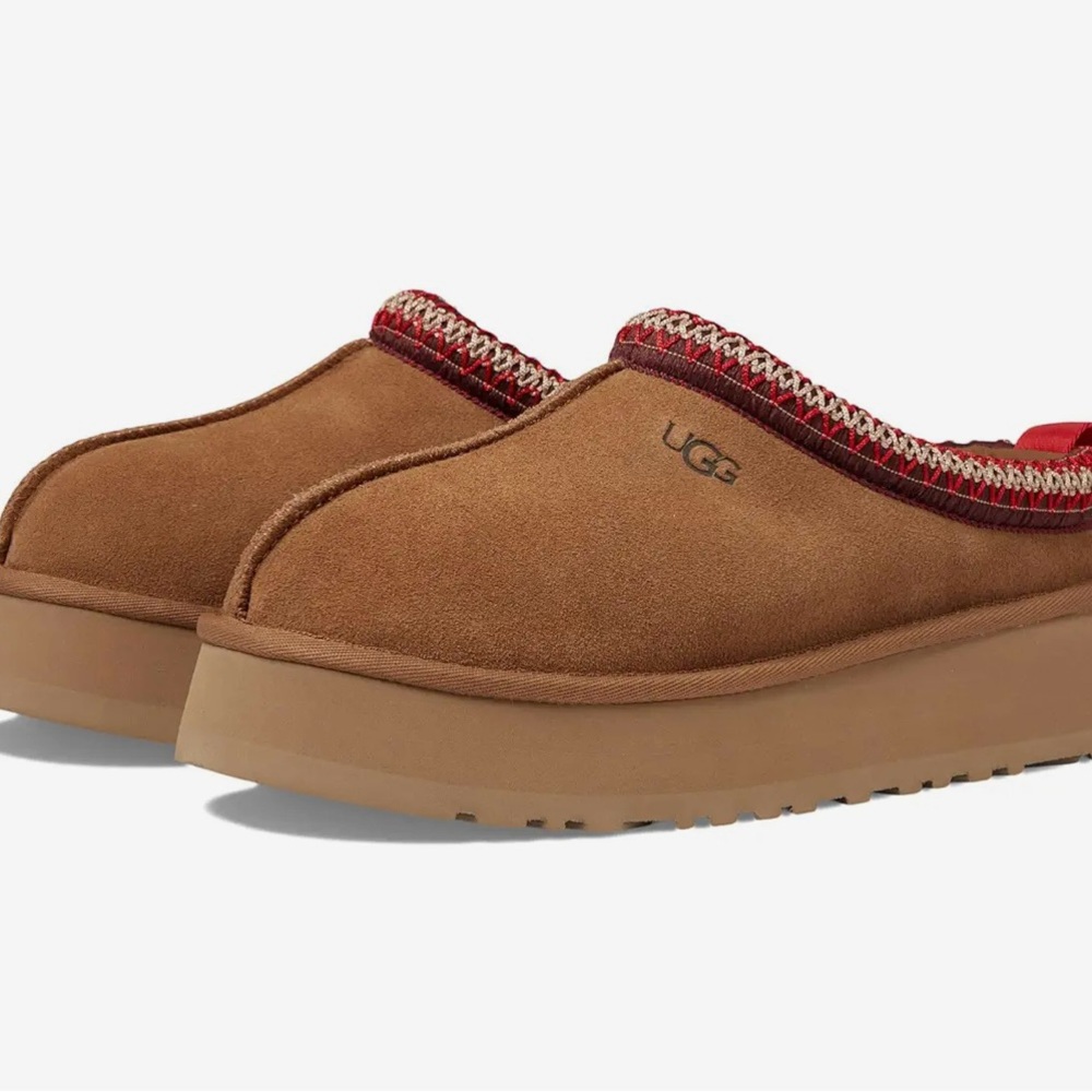 UGG TAZZ SLIPPERS GENTLY USED